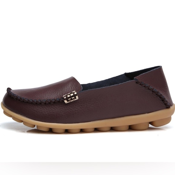 Size 41 New Women's Comfort Walking Shoe in Burgundy Leather - Picture 3 of 15